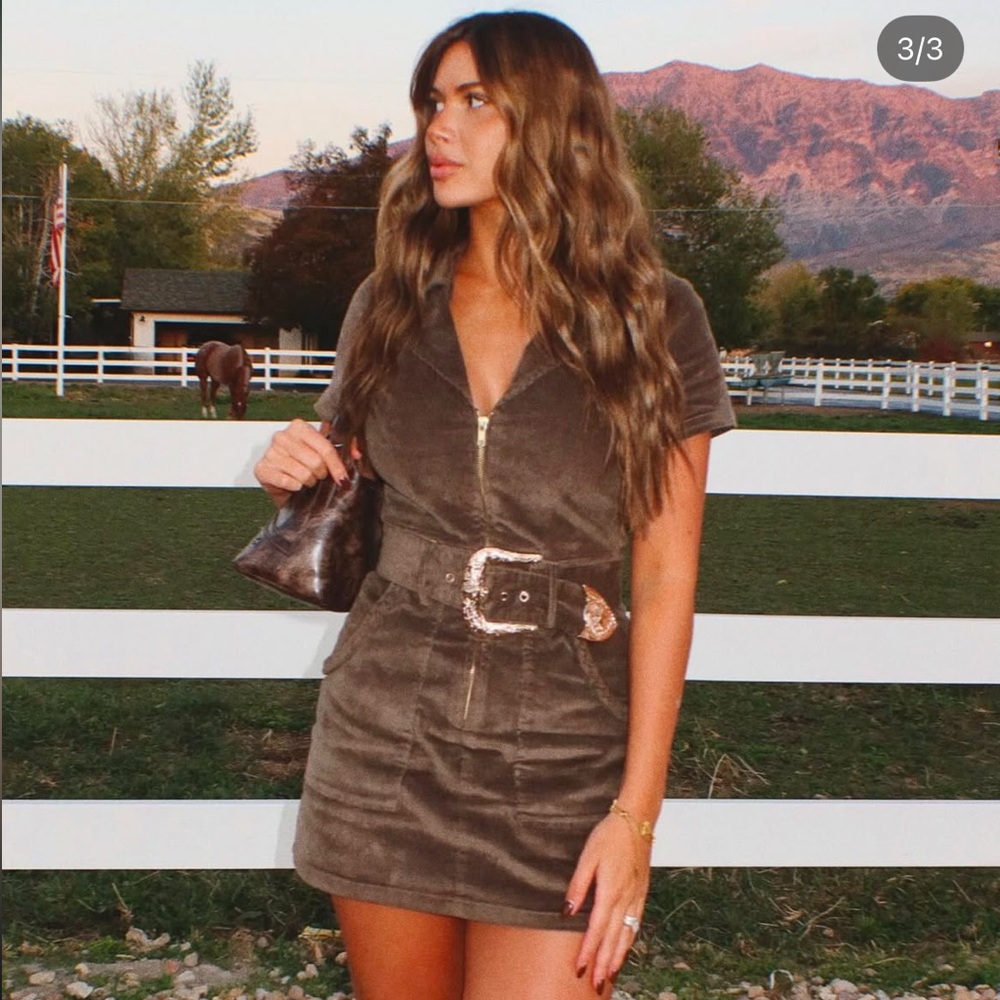 Outlaw Dress in Green Corduroy - Picture 12 of 12